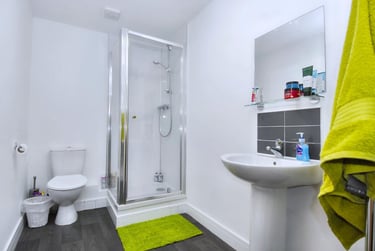 2 bed flat, Quaker Lane Flat 3, Peverell, Plymouth, PL34FA - Image 5